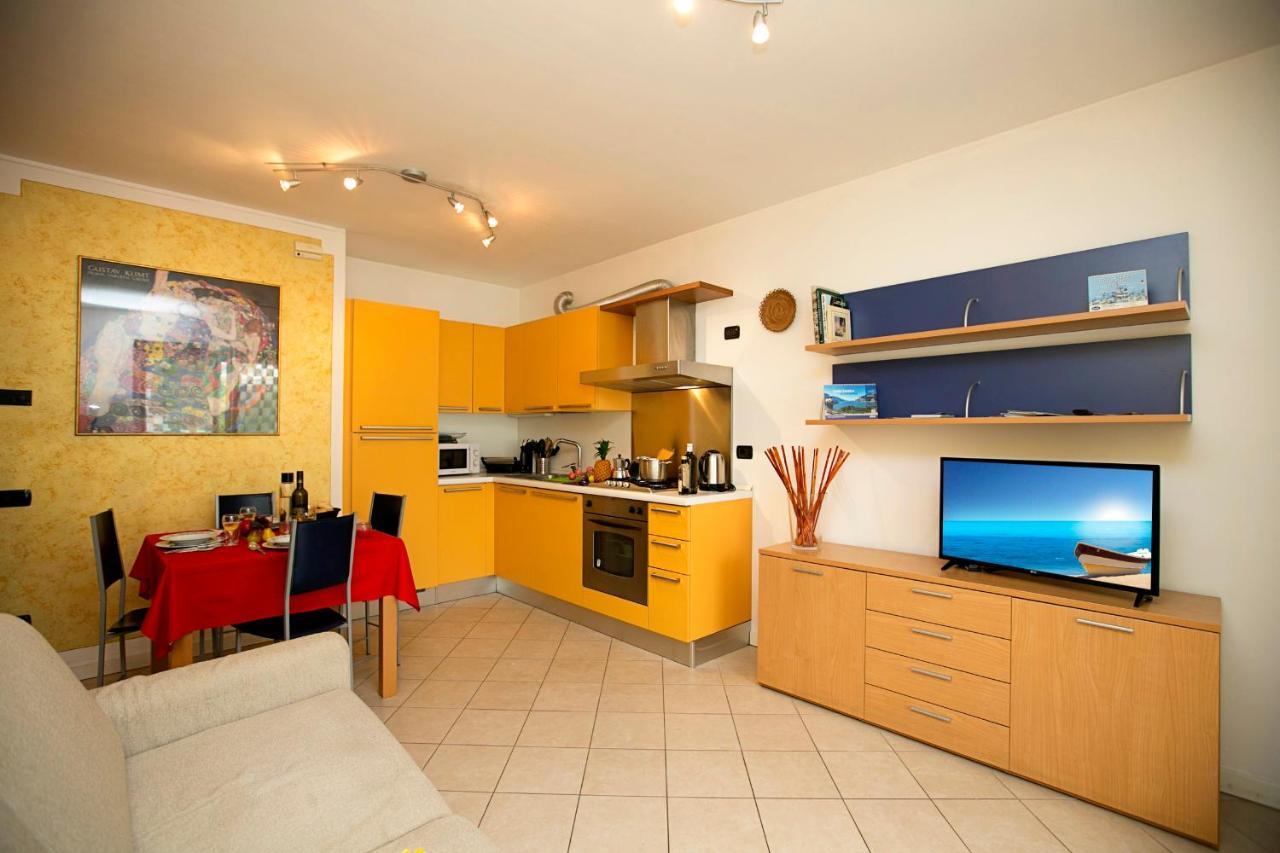 Aurora Apartment